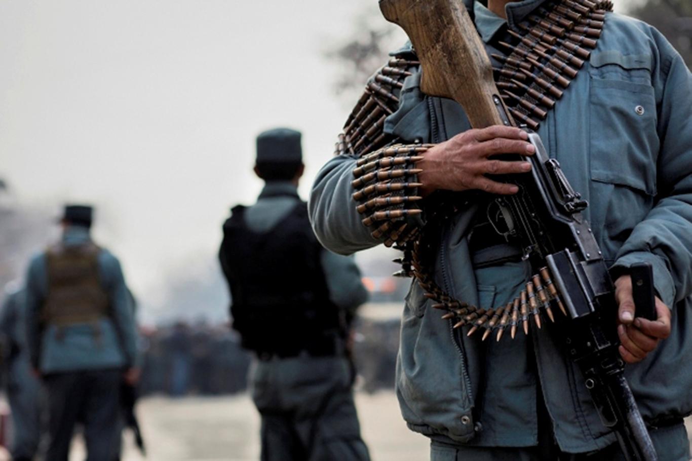 Afganistan'da 8 polis öldürüldü